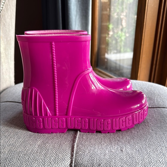 UGG Pink Rain & Snow Boots with Chunky Platform Sole - Picture 1 of 7